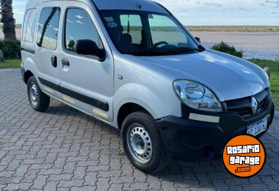Utilitarios - Renault kangoo 2018 GNC 130000Km - En Venta