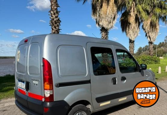 Utilitarios - Renault kangoo 2018 GNC 130000Km - En Venta