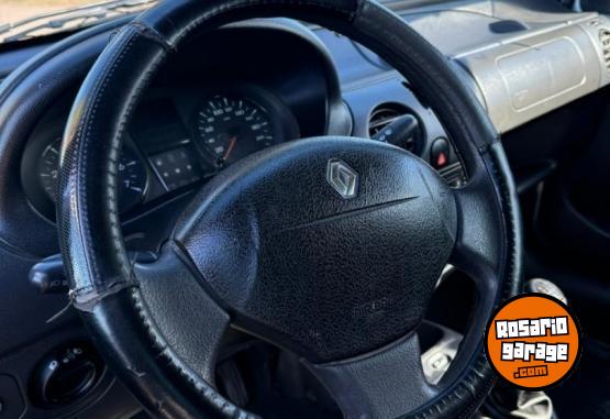 Utilitarios - Renault kangoo 2018 GNC 130000Km - En Venta