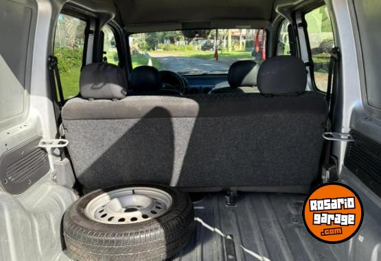 Utilitarios - Renault kangoo 2018 GNC 130000Km - En Venta