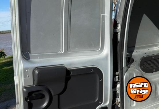 Utilitarios - Renault kangoo 2018 GNC 130000Km - En Venta