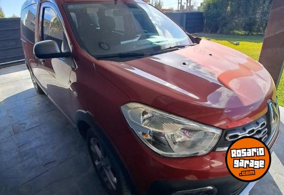 Utilitarios - Renault Kangoo 2024 Nafta 27000Km - En Venta