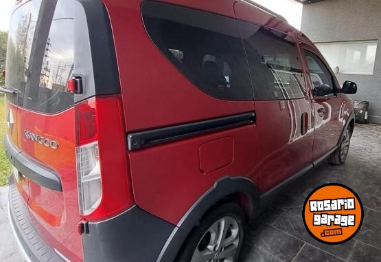 Utilitarios - Renault Kangoo 2024 Nafta 29000Km - En Venta