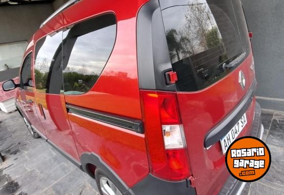 Utilitarios - Renault Kangoo 2024 Nafta 29000Km - En Venta