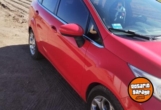 Autos - Ford Sedan 2012 Nafta 105000Km - En Venta