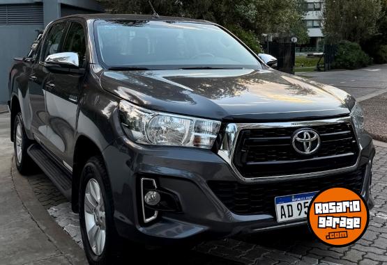 Camionetas - Toyota HILUX SRV 2019 Diesel 82000Km - En Venta