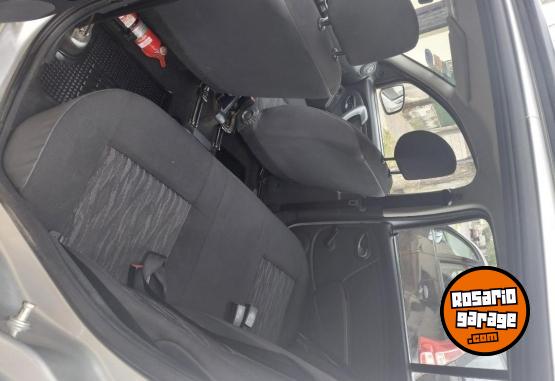 Autos - Renault Sendero 2011 GNC 141000Km - En Venta