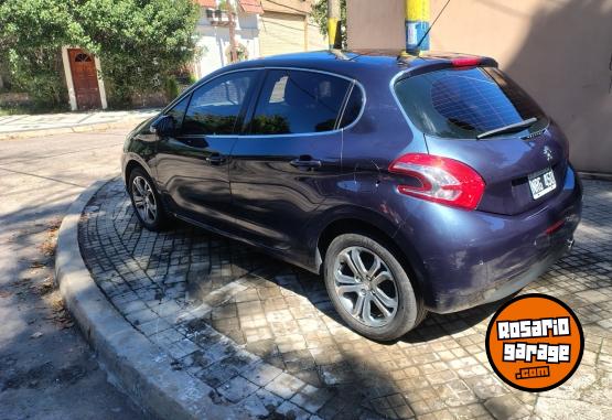 Autos - Peugeot 208 feline 2014 Nafta 100000Km - En Venta