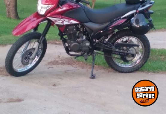 Motos - Zanella ZR 150 2024 Nafta 7000Km - En Venta