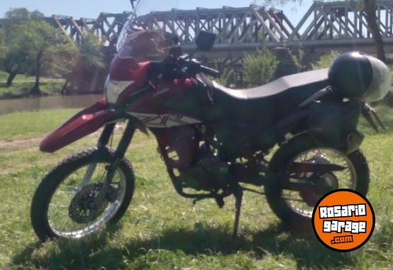 Motos - Zanella ZR 150 2024 Nafta 7000Km - En Venta