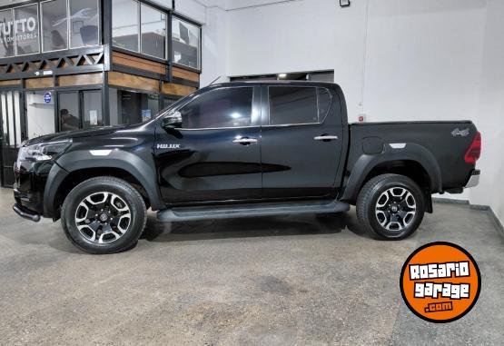 Camionetas - Toyota Hilux srx at 2021 Diesel 110000Km - En Venta