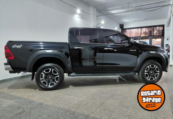 Camionetas - Toyota Hilux srx at 2021 Diesel 110000Km - En Venta