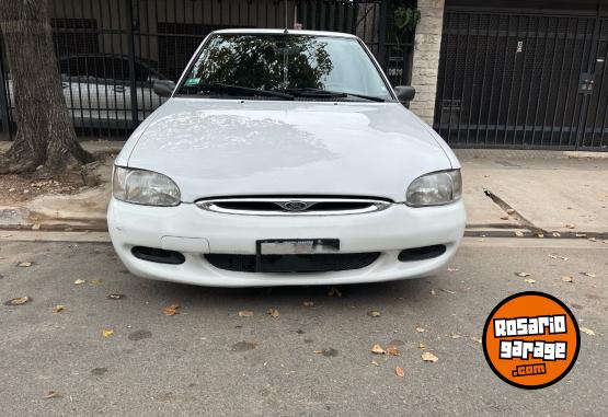 Autos - Ford Escort 1999 Nafta 141000Km - En Venta