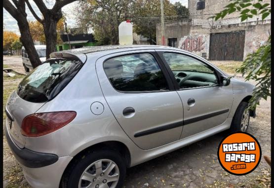 Autos - Peugeot 206 2011 Nafta 135000Km - En Venta