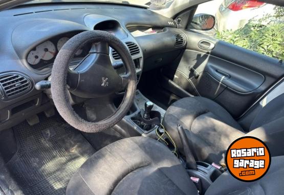 Autos - Peugeot 206 2011 Nafta 135000Km - En Venta