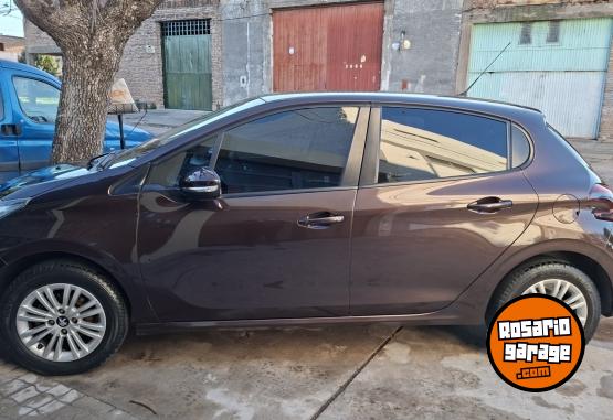 Autos - Peugeot 208 2018 Nafta 160000Km - En Venta