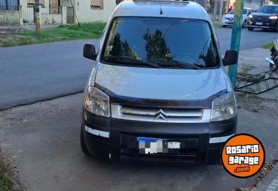 Utilitarios - Peugeot Berlingo 2016 Nafta 176000Km - En Venta