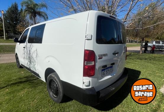 Utilitarios - Peugeot Expert 2018 Diesel 155000Km - En Venta