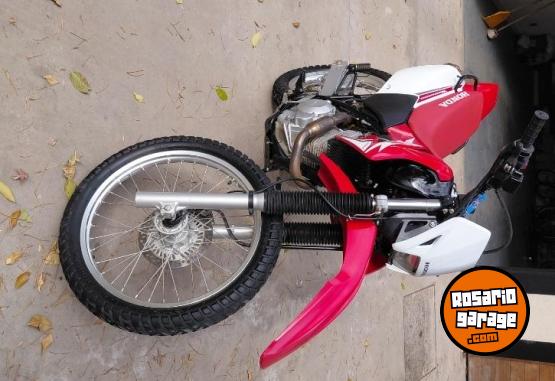 Motos - Honda Tornado XR250 2020 Nafta 2000Km - En Venta