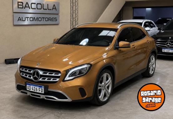 Autos - Mercedes Benz GLA200 URBAN 2018 Nafta 61000Km - En Venta