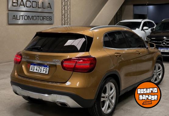 Autos - Mercedes Benz GLA200 URBAN 2018 Nafta 61000Km - En Venta
