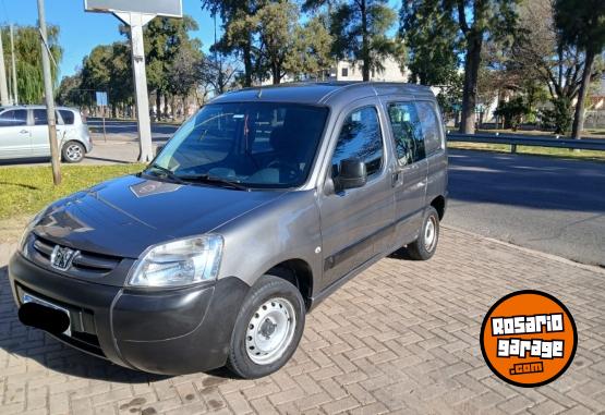 Utilitarios - Peugeot Partner 2018 GNC 180000Km - En Venta