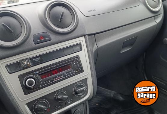 Utilitarios - Volkswagen Saveiro 2013 Nafta 280000Km - En Venta