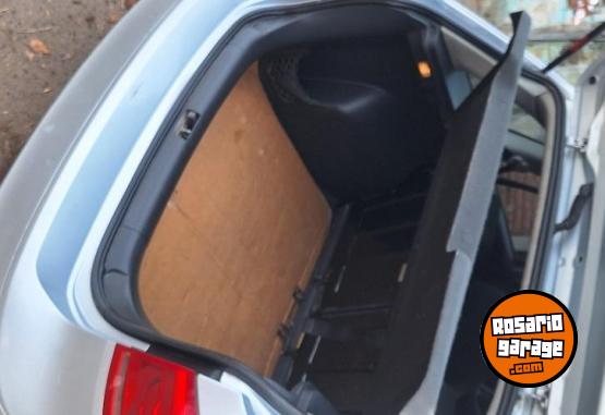 Autos - Volkswagen Suran 2011 Nafta 170000Km - En Venta