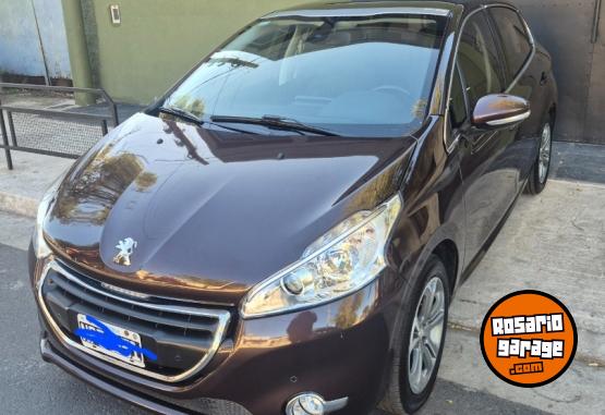 Autos - Peugeot 208 felline 2014 Nafta 81000Km - En Venta