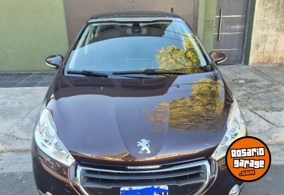 Autos - Peugeot 208 felline 2014 Nafta 81000Km - En Venta