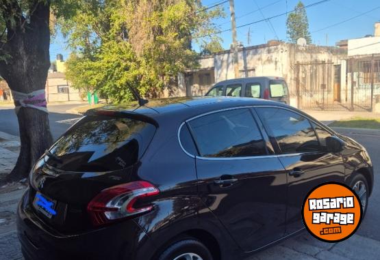Autos - Peugeot 208 felline 2014 Nafta 81000Km - En Venta