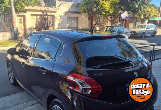 Autos - Peugeot 208 felline 2014 Nafta 81000Km - En Venta