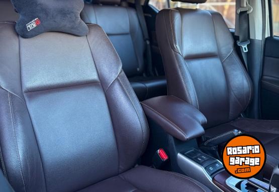 Camionetas - Toyota Hilux Sw4 Srx 4x4 7as 2.8 2019 Diesel 125000Km - En Venta