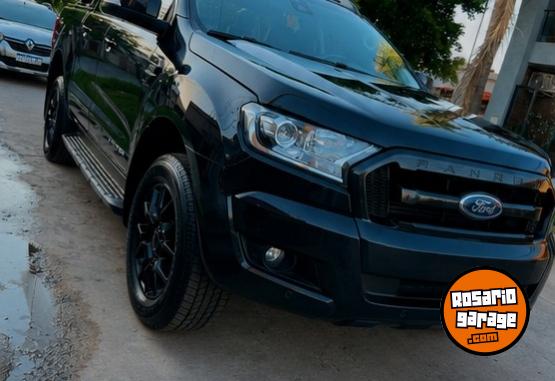 Camionetas - Ford Ranger limited black edit 2019 Diesel 115000Km - En Venta