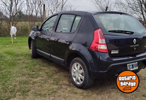 Autos - Renault Sandero Confort 2011 Nafta 130000Km - En Venta