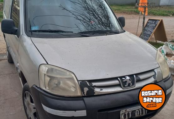 Utilitarios - Peugeot Parthner 1.6 HDI 2011 Diesel 270142Km - En Venta