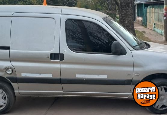 Utilitarios - Peugeot Parthner 1.6 HDI 2011 Diesel 270142Km - En Venta