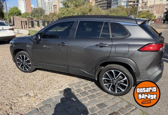 Camionetas - Toyota COROLLA CROSS 2023 Electrico / Hibrido 45000Km - En Venta