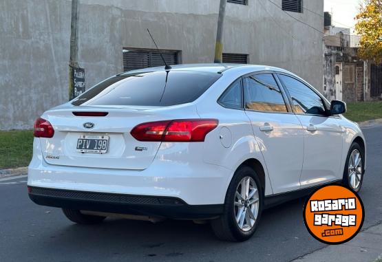 Autos - Ford Focus 2015 Nafta 140000Km - En Venta