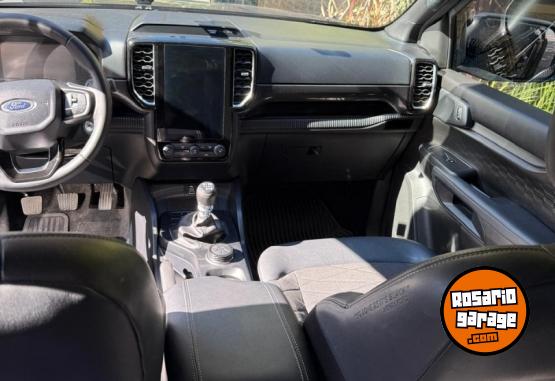 Camionetas - Ford Ranger Black Edition 2024 Diesel 21000Km - En Venta