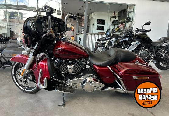Motos - Harley Davidson STREET GLIDE 2017 Nafta 29600Km - En Venta