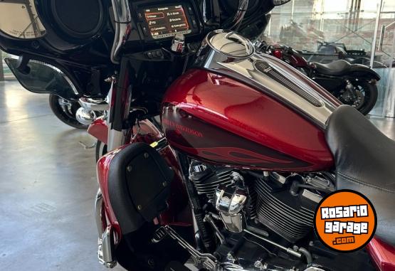 Motos - Harley Davidson STREET GLIDE 2017 Nafta 29600Km - En Venta