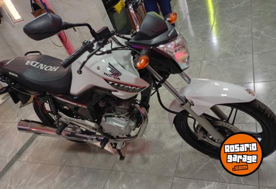Motos - Honda Titan 2020 Nafta 48000Km - En Venta