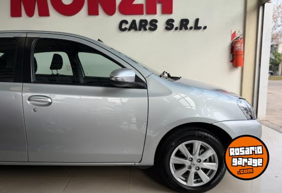 Autos - Toyota Etios XLS 2016 Nafta 105000Km - En Venta