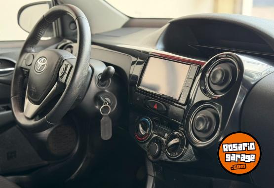 Autos - Toyota Etios XLS 2016 Nafta 105000Km - En Venta