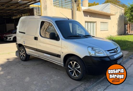 Utilitarios - Peugeot Partner HDI 2017 Diesel 163000Km - En Venta