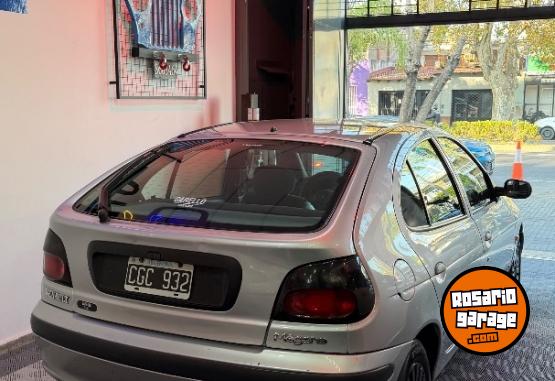 Autos - Renault Megane 1.6 16v 1998 Nafta 160000Km - En Venta