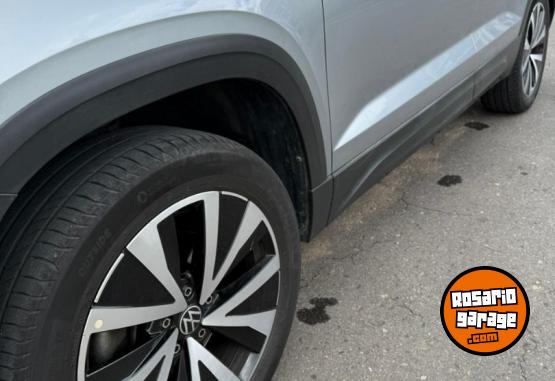 Autos - Volkswagen Taos Highline 2023 Nafta 36000Km - En Venta
