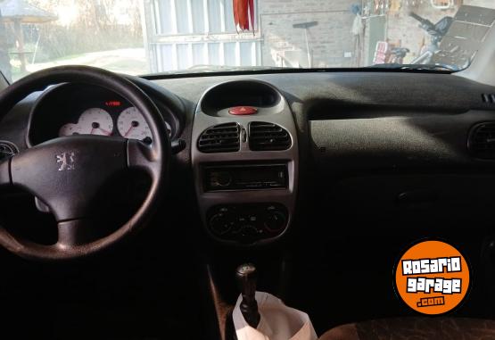 Autos - Peugeot 206 2011 Nafta 177500Km - En Venta