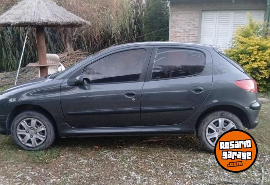 Autos - Peugeot 206 2011 Nafta 177500Km - En Venta